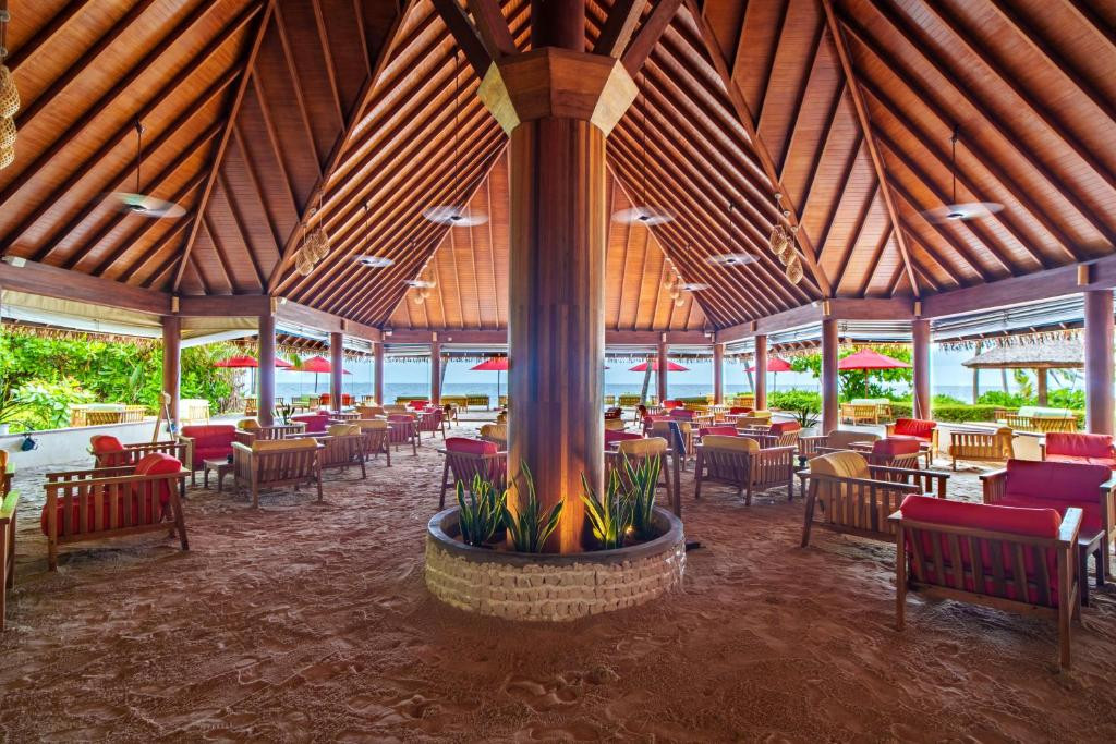 REETHI FARU RESORT 4*