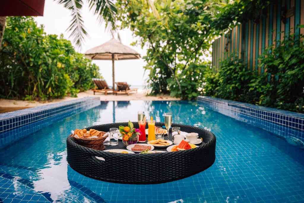 REETHI FARU RESORT 4*