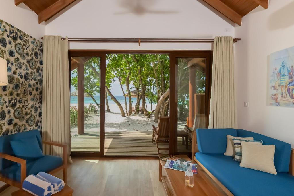 REETHI FARU RESORT 4*