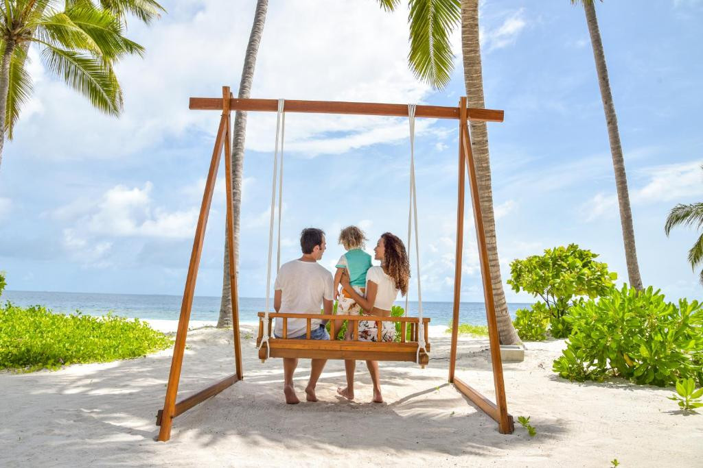 REETHI FARU RESORT 4*