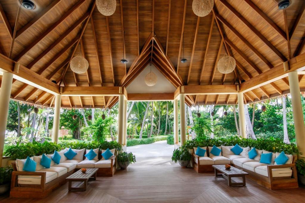 REETHI FARU RESORT 4*