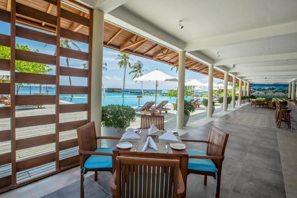 REETHI FARU RESORT 4*