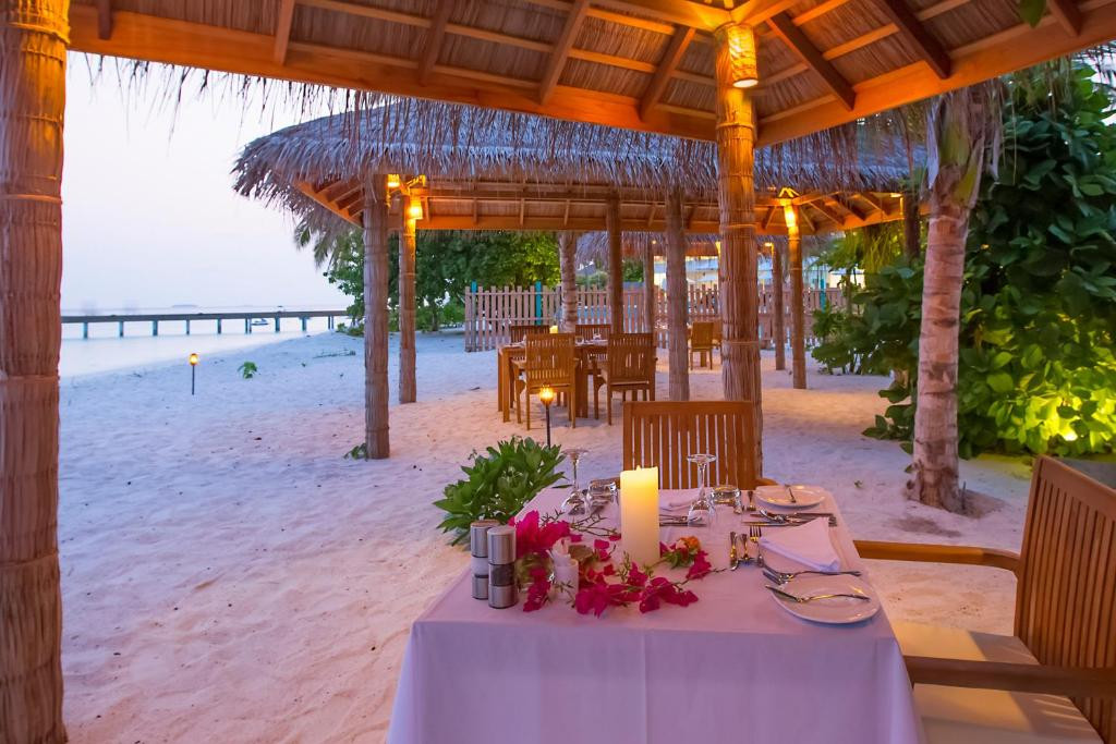 REETHI FARU RESORT 4*
