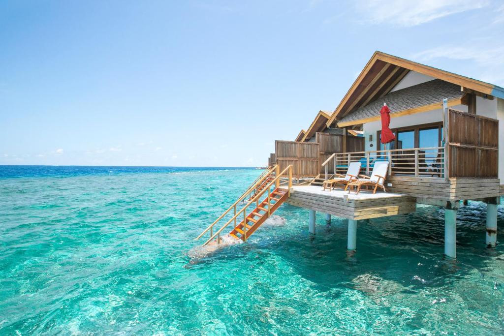 REETHI FARU RESORT 4*