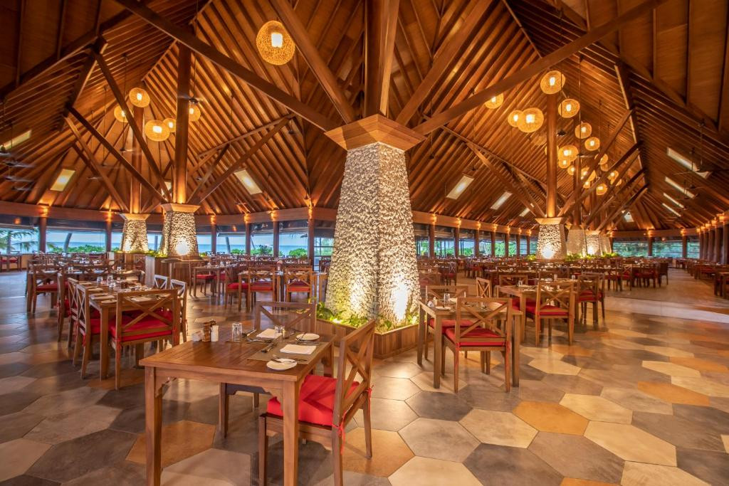 REETHI FARU RESORT 4*