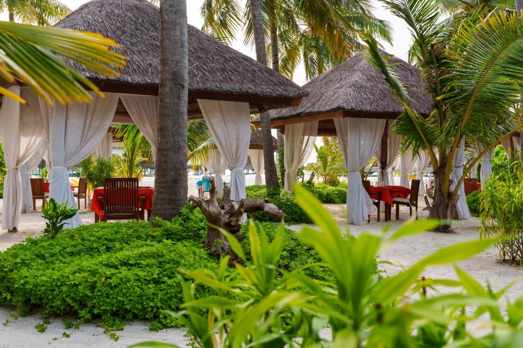 REETHI FARU RESORT 4*