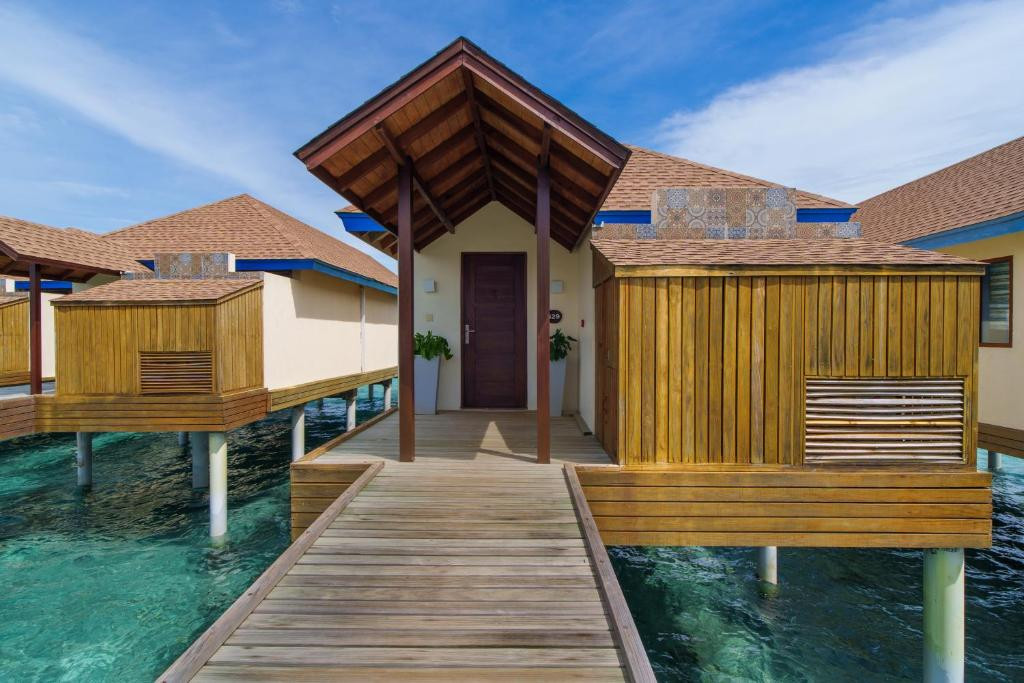 REETHI FARU RESORT 4*