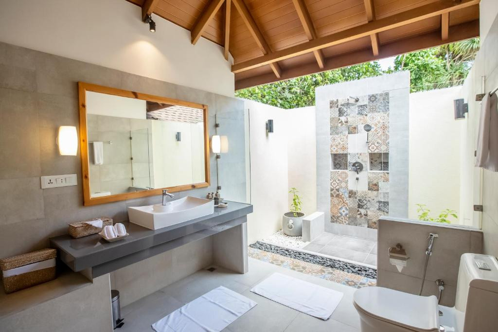 REETHI FARU RESORT 4*