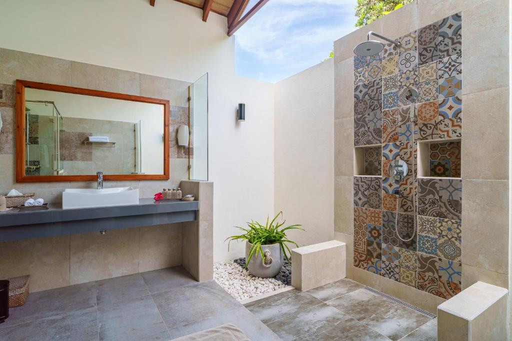 REETHI FARU RESORT 4*