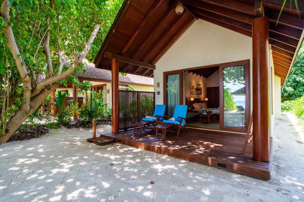 REETHI FARU RESORT 4*