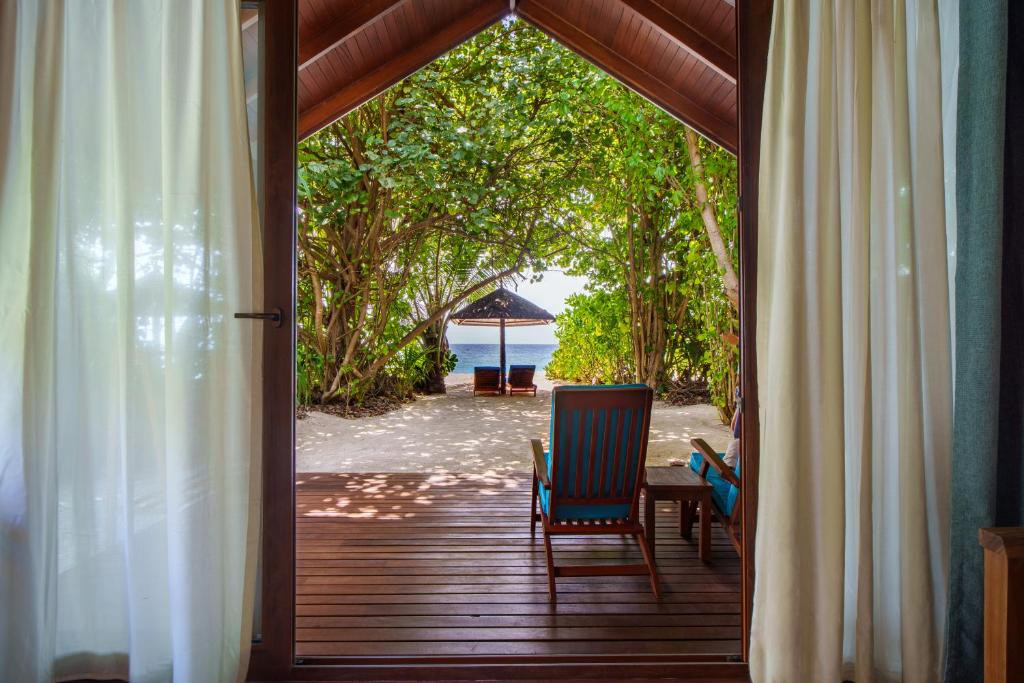 REETHI FARU RESORT 4*