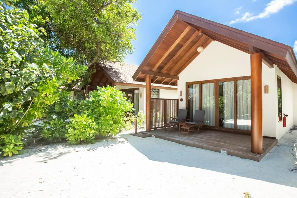 REETHI FARU RESORT 4*