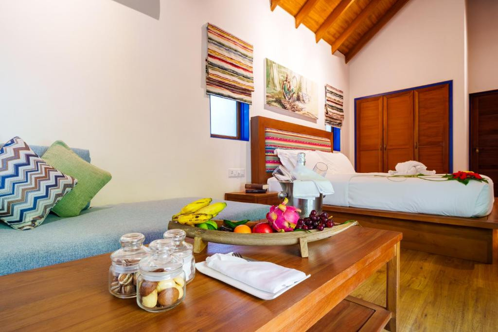 REETHI FARU RESORT 4*