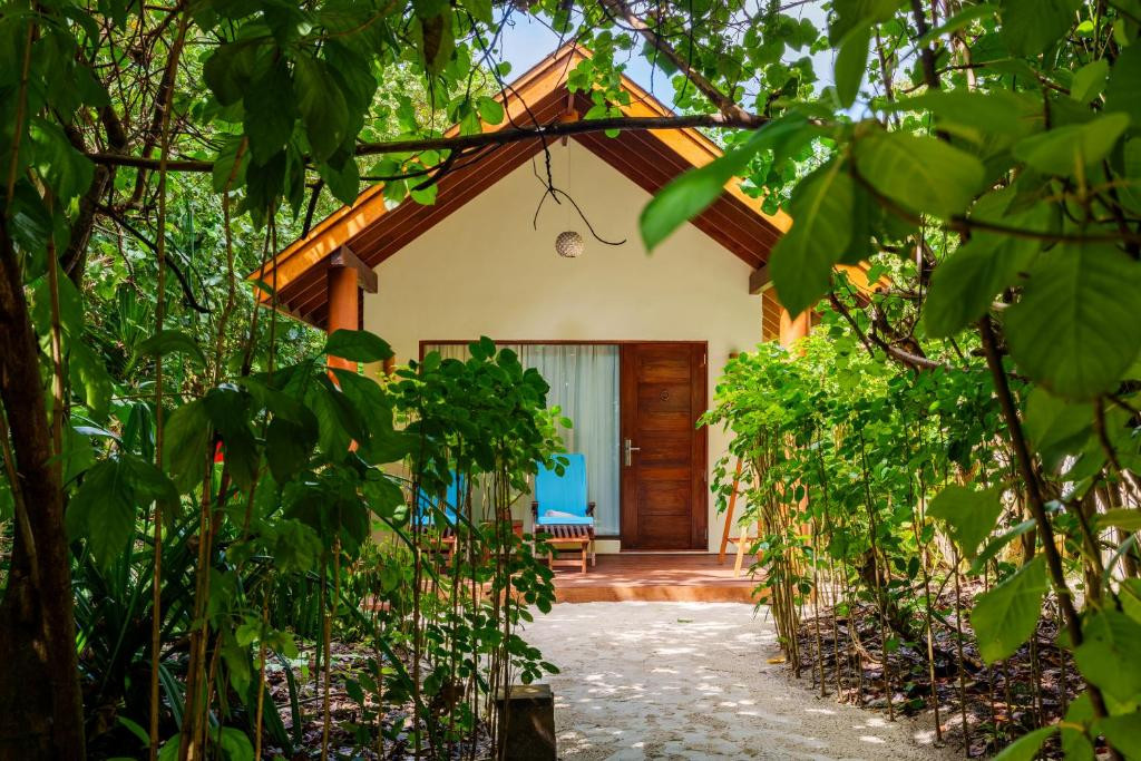 REETHI FARU RESORT 4*