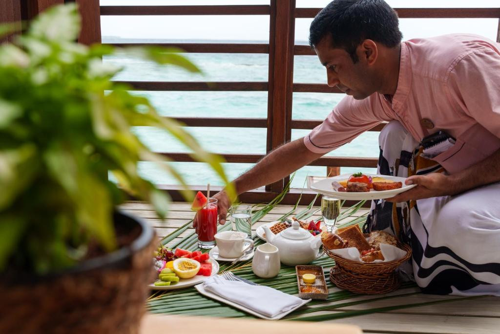 REETHI FARU RESORT 4*