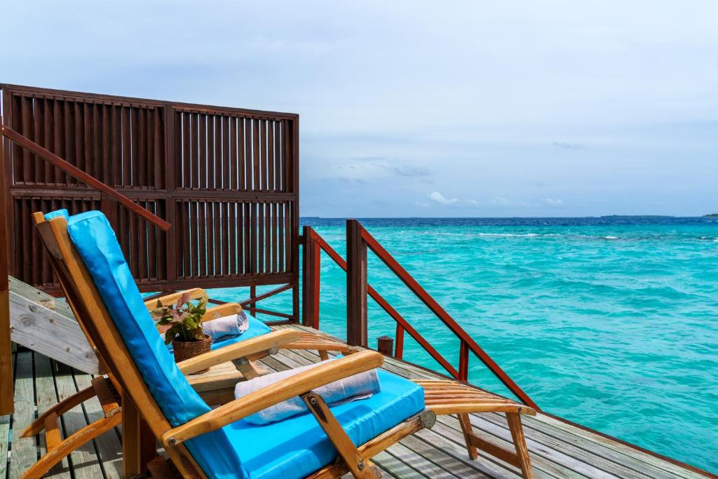 REETHI FARU RESORT 4*