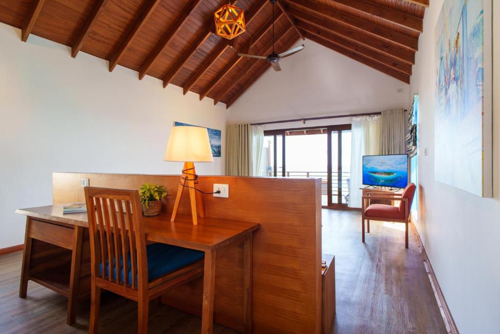 REETHI FARU RESORT 4*