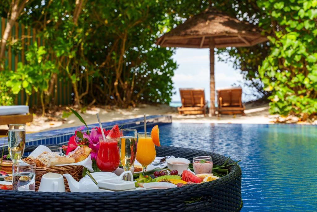 REETHI FARU RESORT 4*