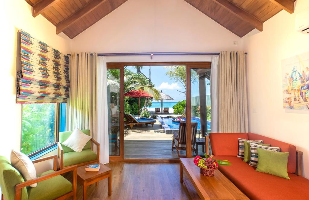 REETHI FARU RESORT 4*