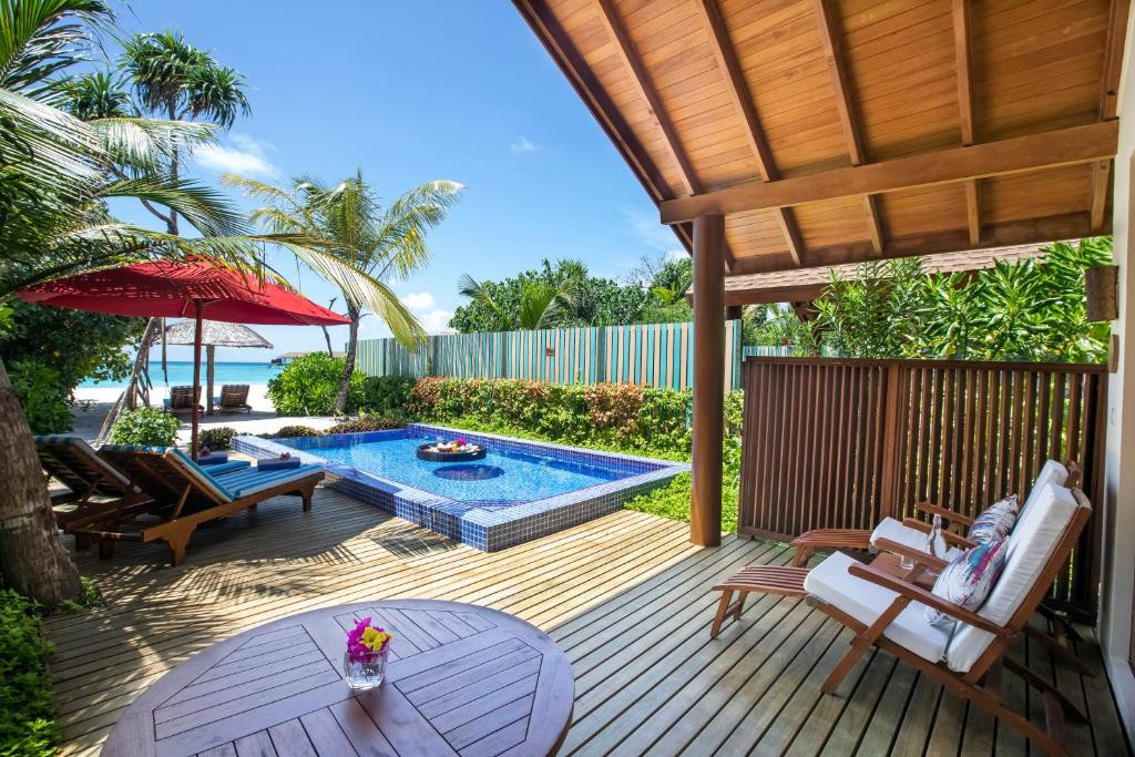 REETHI FARU RESORT 4*