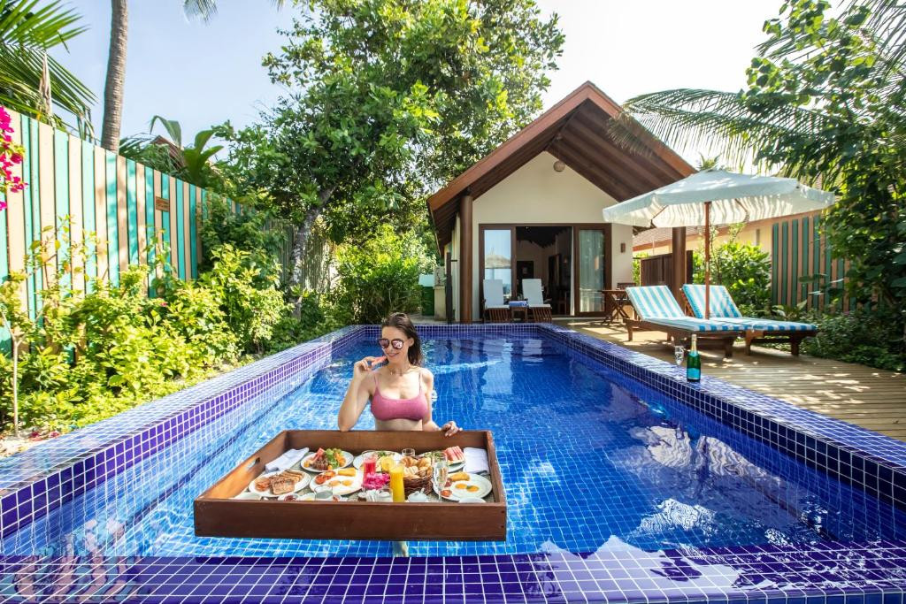 REETHI FARU RESORT 4*