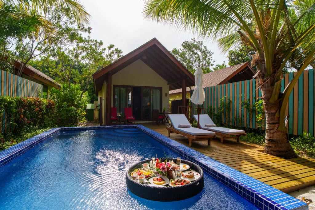 REETHI FARU RESORT 4*