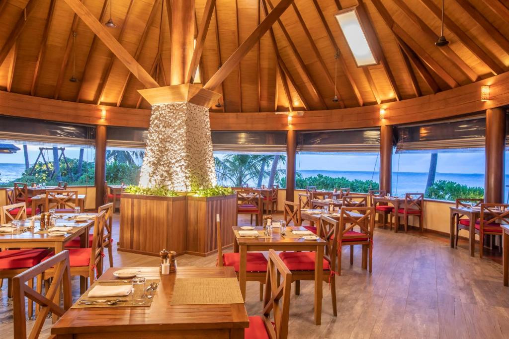 REETHI FARU RESORT 4*