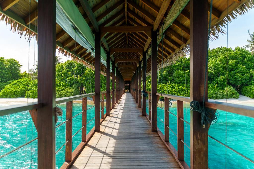 REETHI FARU RESORT 4*