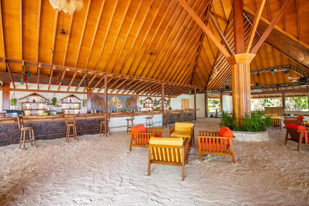 REETHI FARU RESORT 4*