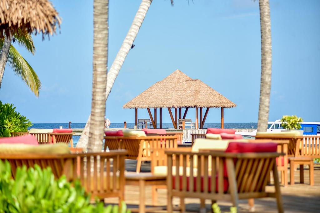 REETHI FARU RESORT 4*