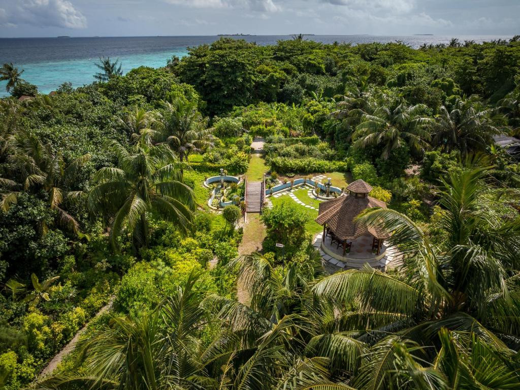 REETHI FARU RESORT 4*