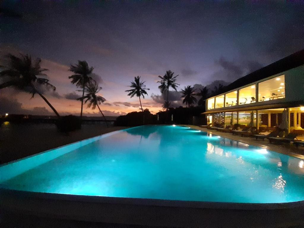 REETHI FARU RESORT 4*