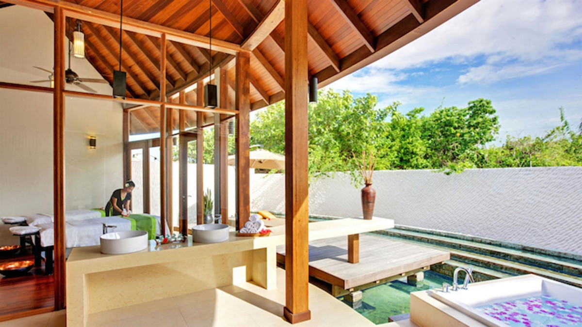 HIDEAWAY BEACH RESORT & SPA (EX. THE ISLAND HIDEAWAY AT DHONAKULHI MALDIVES) 5*
