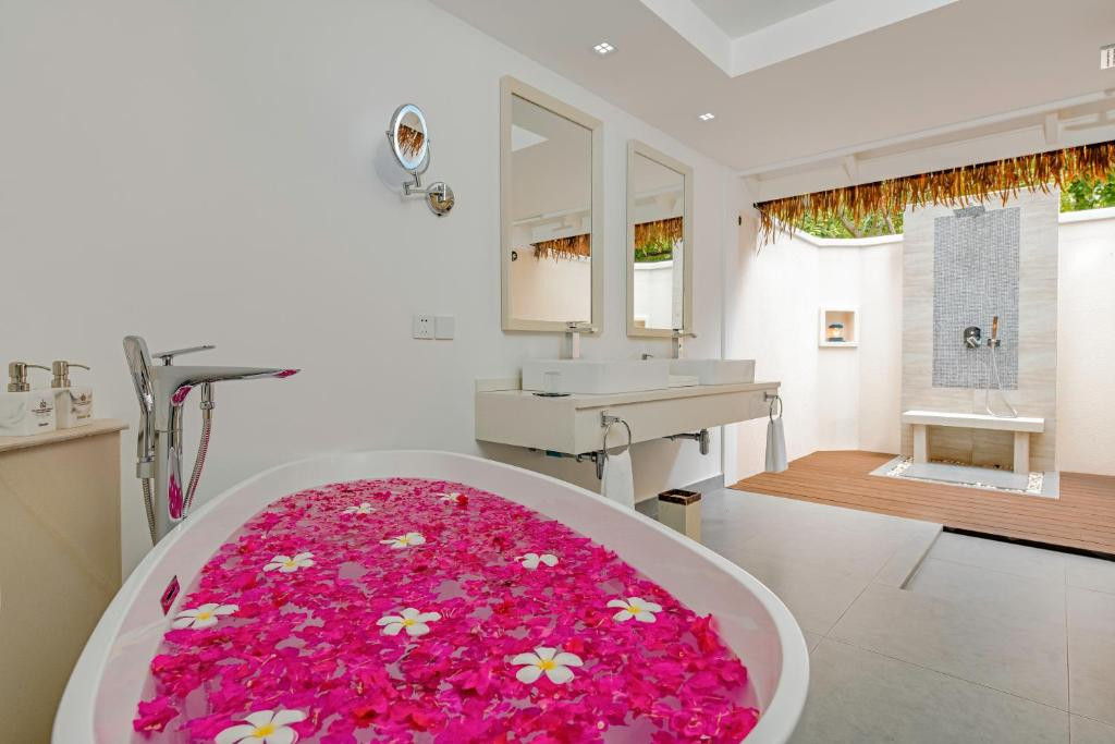 VILLA NAUTICA (EX. PARADISE ISLAND RESORT & SPA) 5*