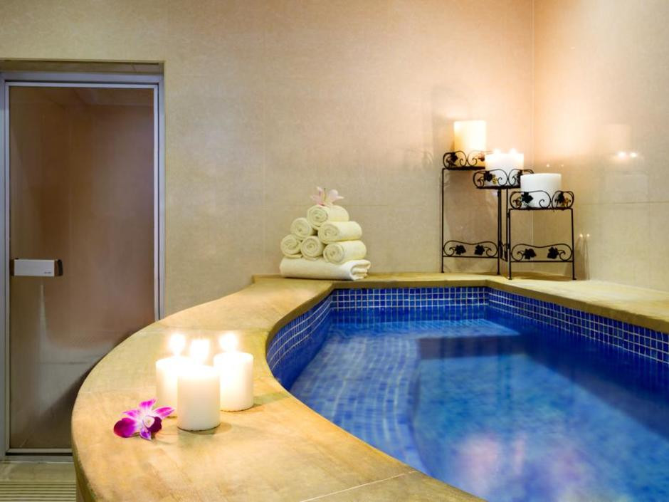 PARK REGIS KRIS KIN HOTEL 4*