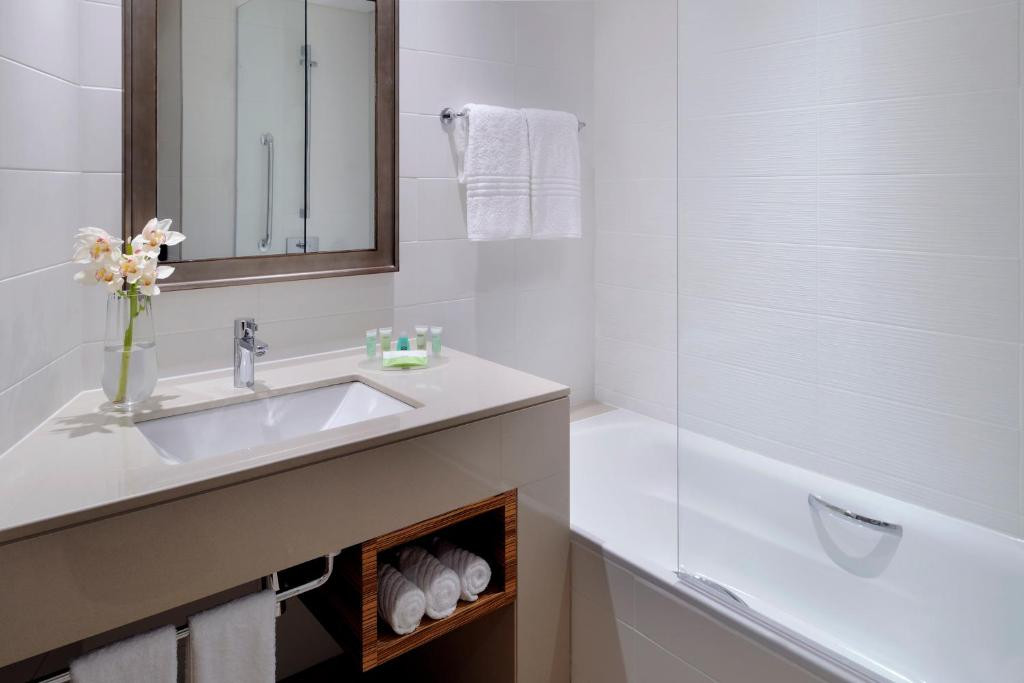 COURTYARD BY MARRIOTT WORLD TRADE CENTER ABU DHABI 4*