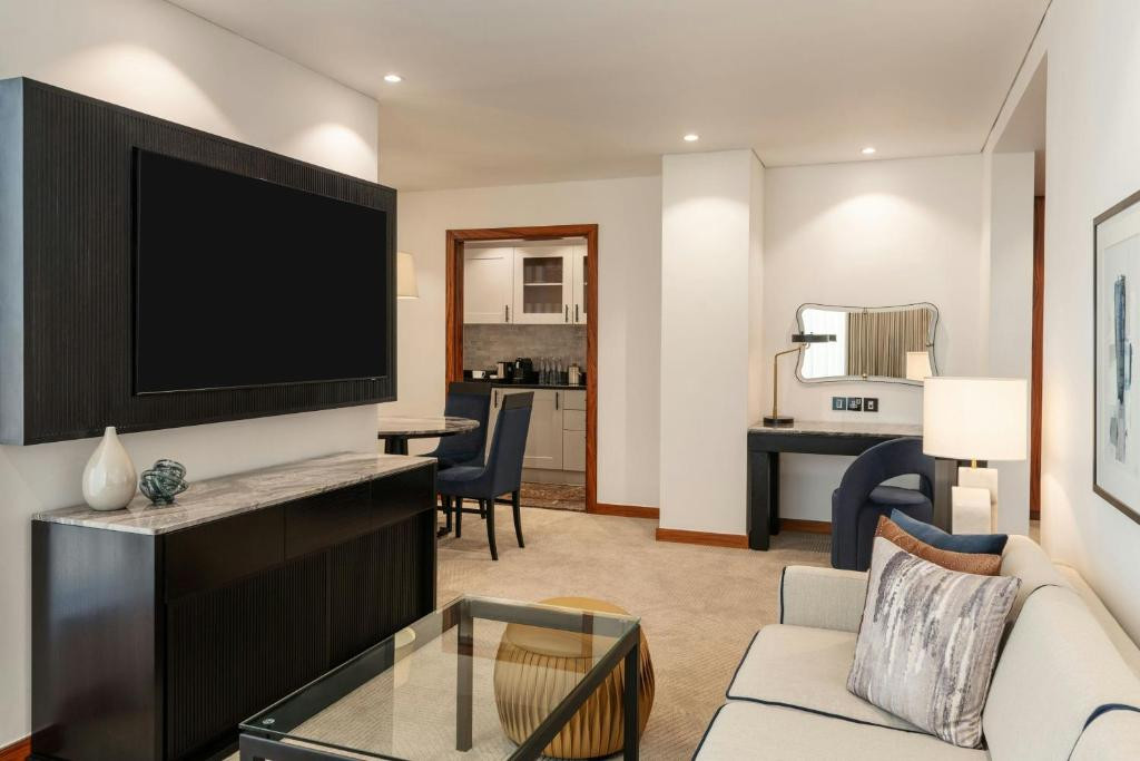 GROSVENOR HOUSE (EX. GROSVENOR HOUSE WEST MARINA BEACH) 5*