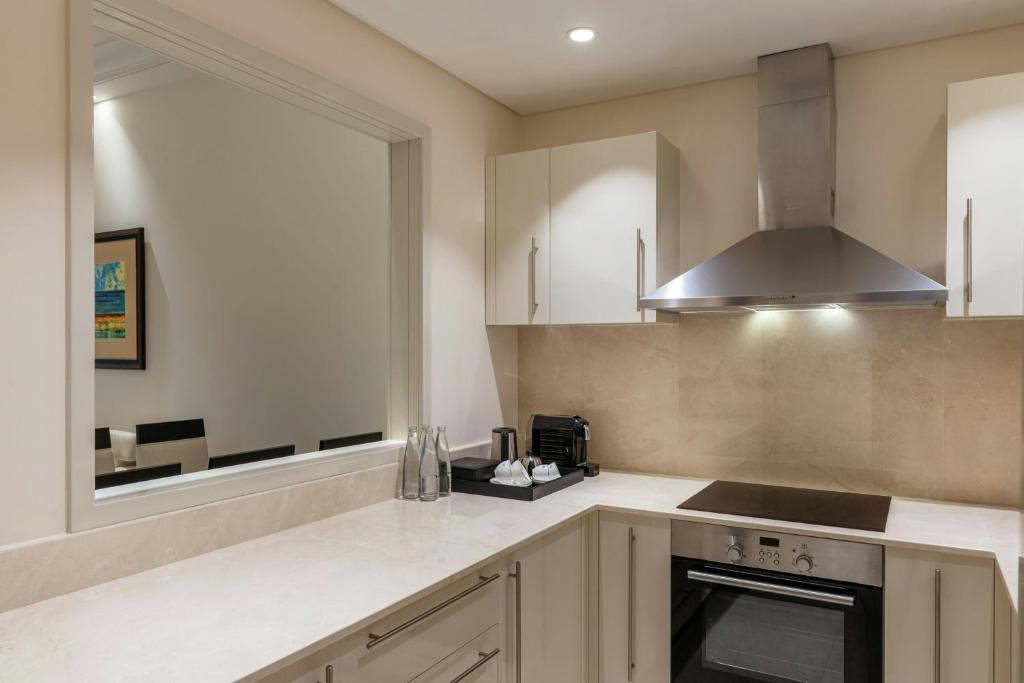 GROSVENOR HOUSE (EX. GROSVENOR HOUSE WEST MARINA BEACH) 5*