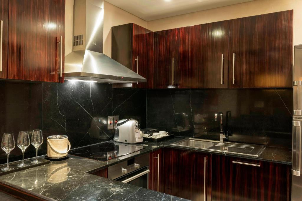 GROSVENOR HOUSE (EX. GROSVENOR HOUSE WEST MARINA BEACH) 5*