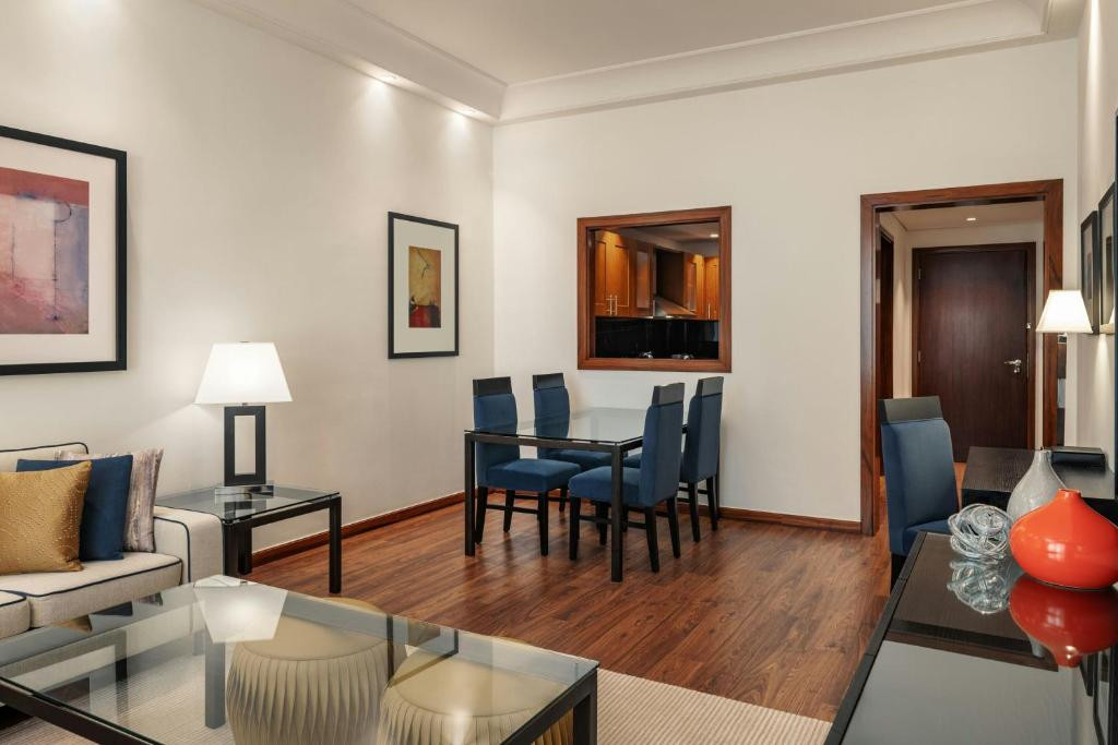GROSVENOR HOUSE (EX. GROSVENOR HOUSE WEST MARINA BEACH) 5*