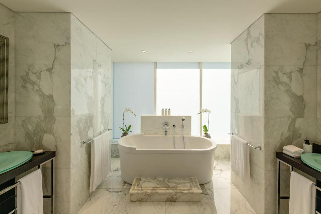 GROSVENOR HOUSE (EX. GROSVENOR HOUSE WEST MARINA BEACH) 5*