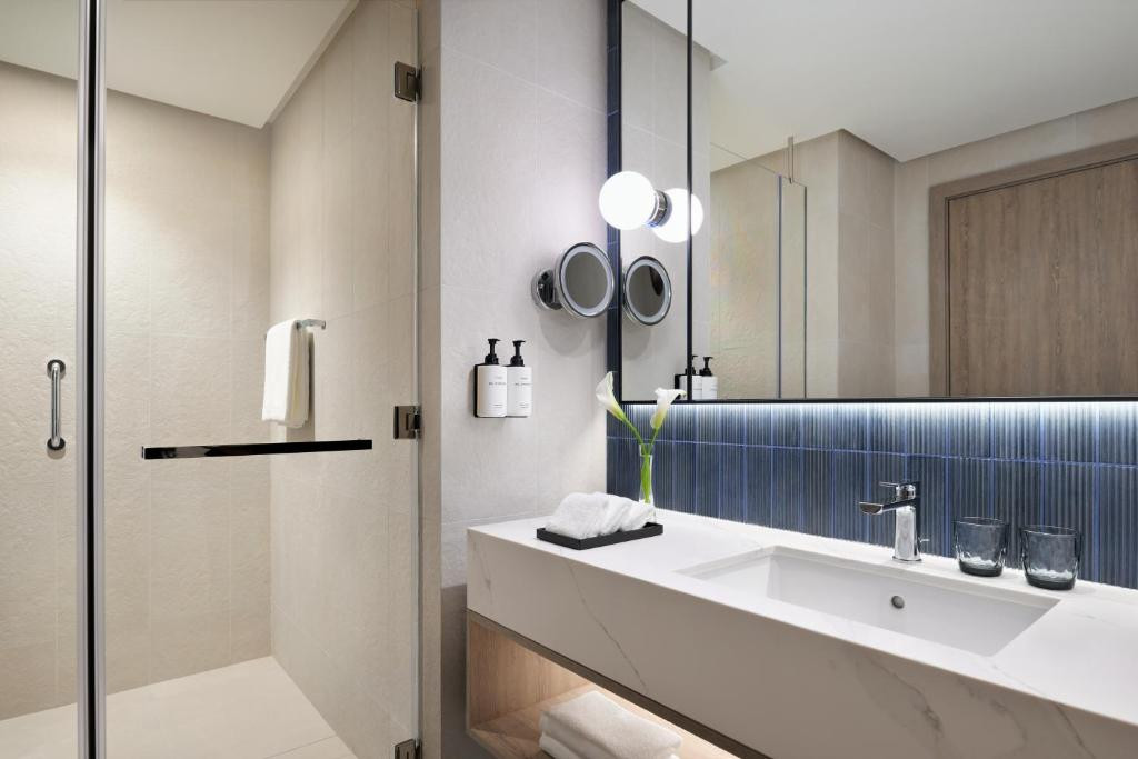 INTERCONTINENTAL DUBAI MARINA 5*
