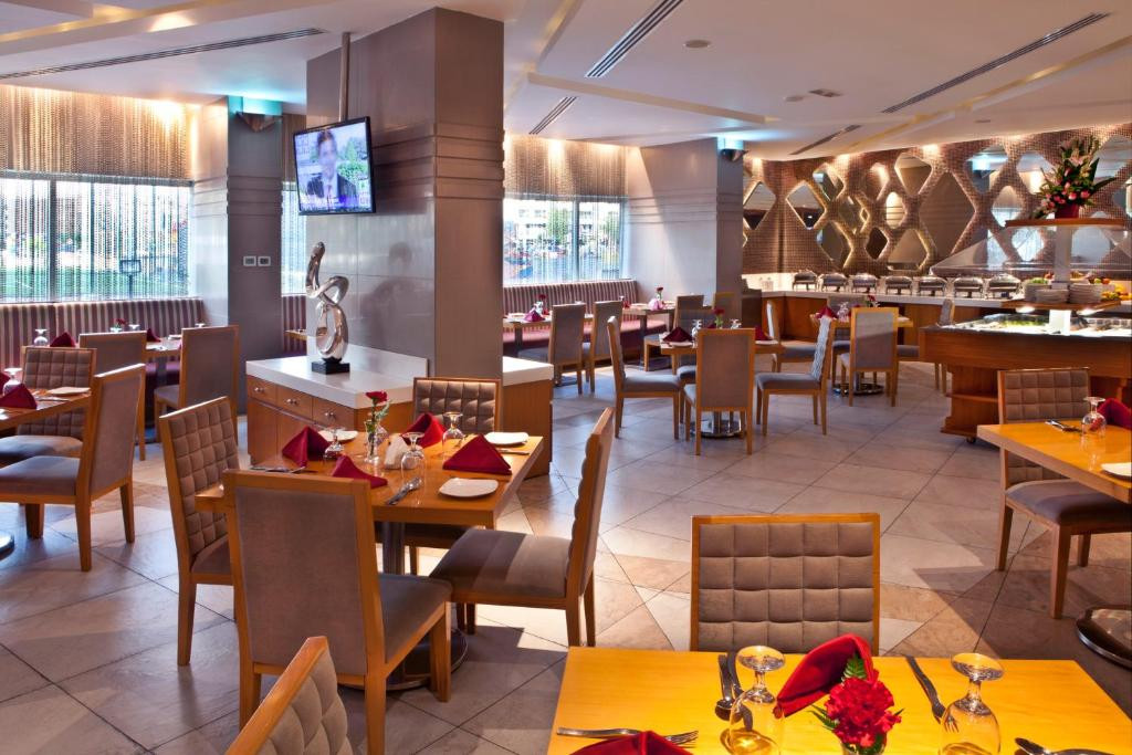LANDMARK GRAND HOTEL 4*