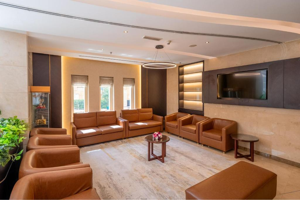LANDMARK GRAND HOTEL 4*