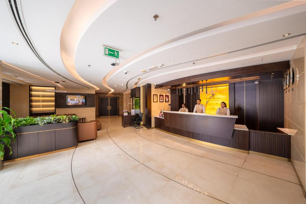 LANDMARK GRAND HOTEL 4*