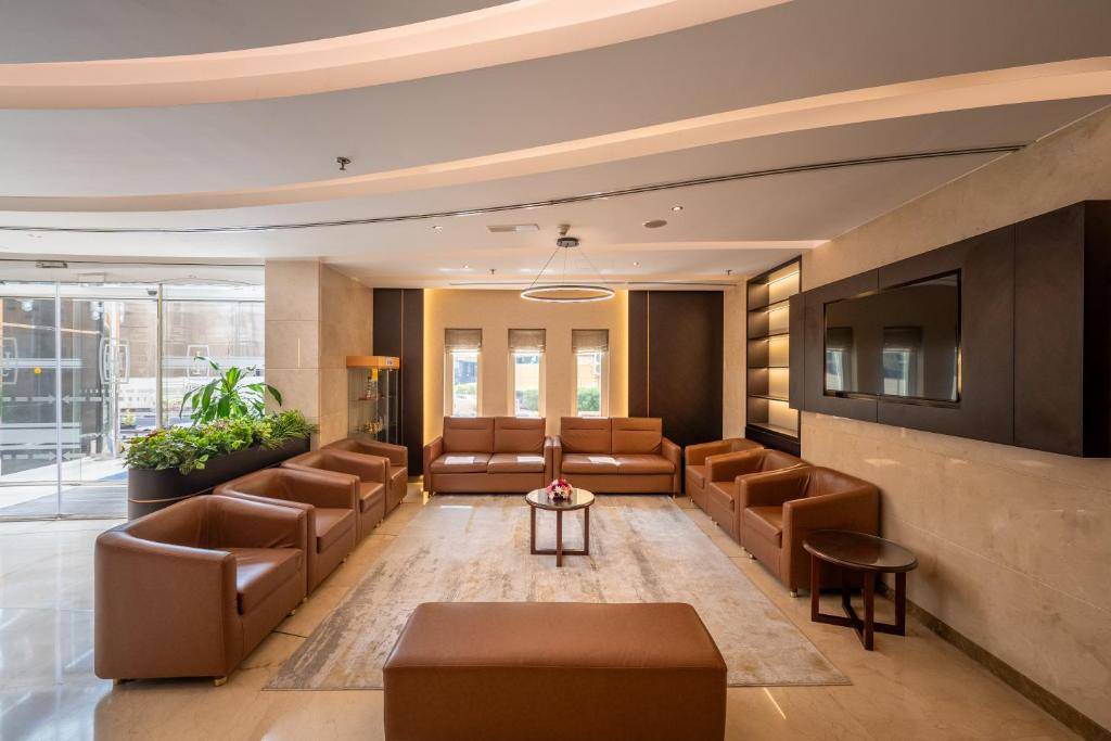 LANDMARK GRAND HOTEL 4*