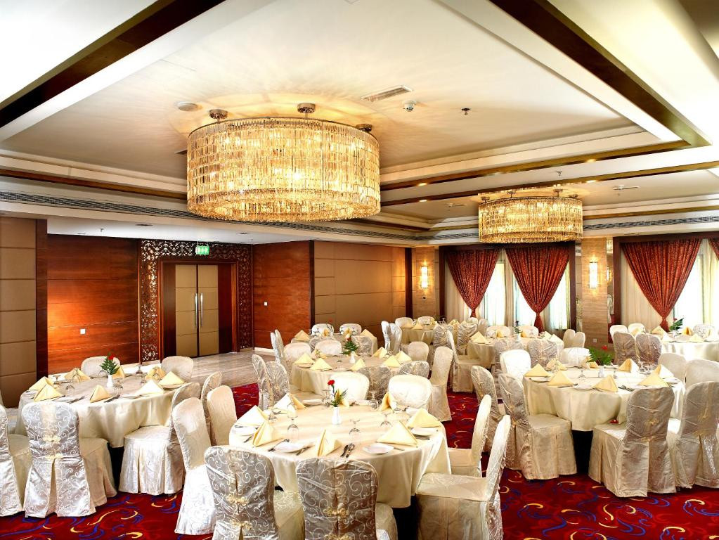 LANDMARK GRAND HOTEL 4*