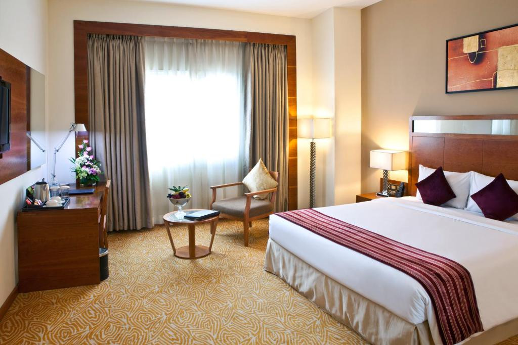 LANDMARK GRAND HOTEL 4*