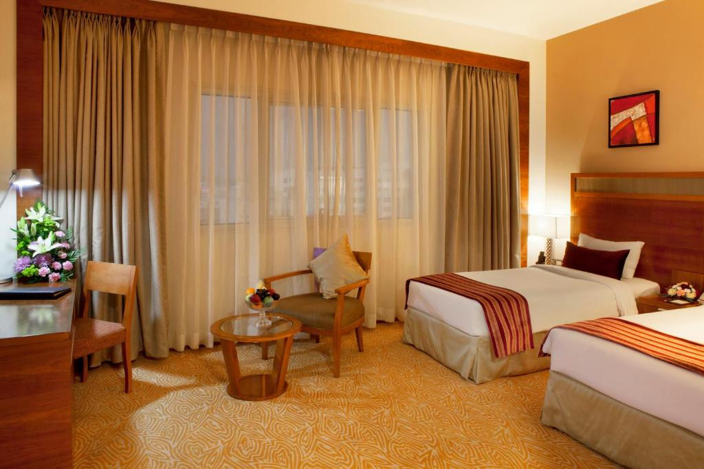 LANDMARK GRAND HOTEL 4*