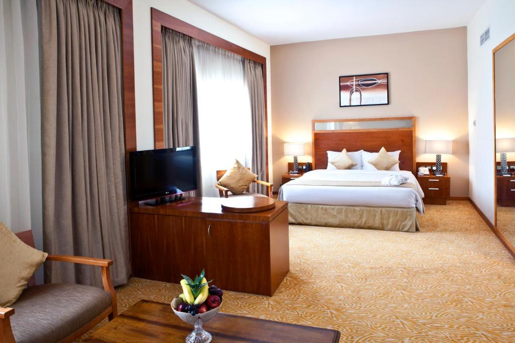 LANDMARK GRAND HOTEL 4*